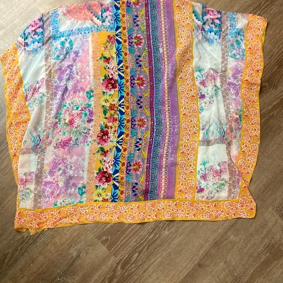 Vibrant Multicolored Pattern Feathers by Tolani Raelyn Kimono Poncho Top EUC - Picture 8 of 9